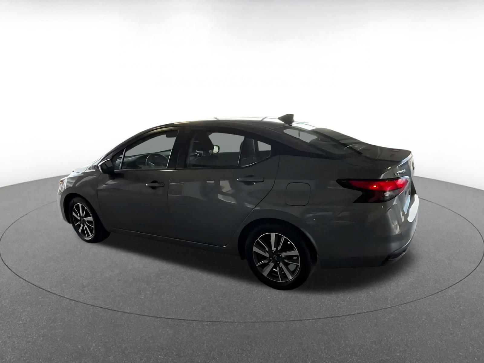 Used 2025 Nissan Versa SV FWD image 9