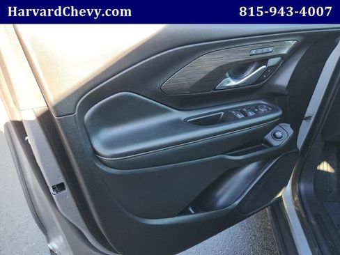 Used 2024 GMC Terrain SLT FWD image 33