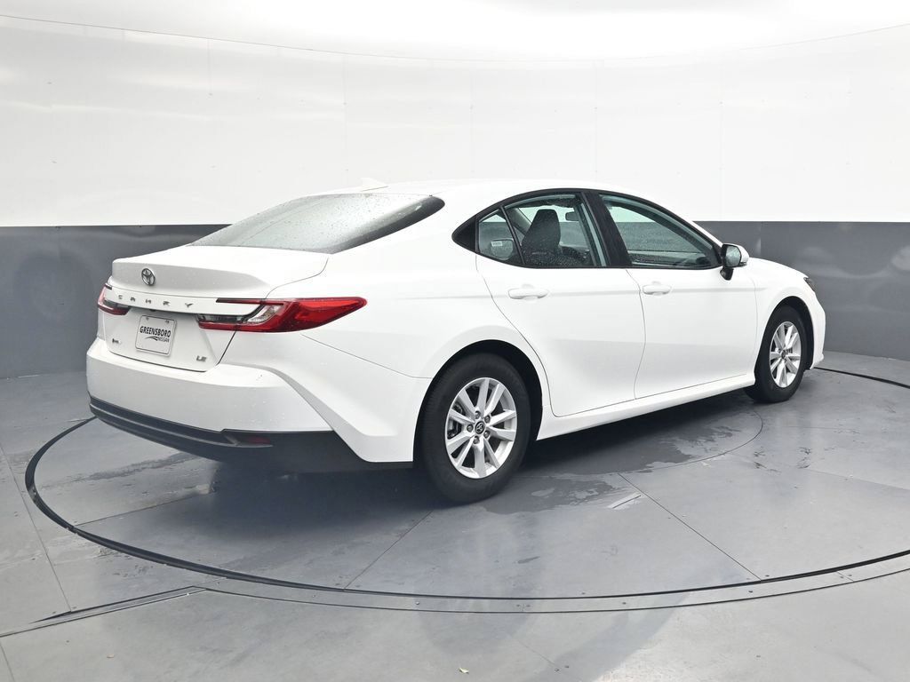 Used 2026 Toyota Camry LE FWD image 5