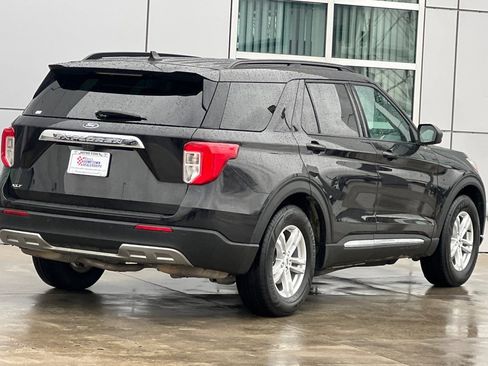 Used 2023 Ford Explorer XLT w/ Equipment Group 202A RWD image 4