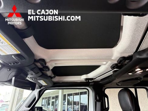 Used 2023 Jeep Wrangler Unlimited Sahara AWD/4WD image 14