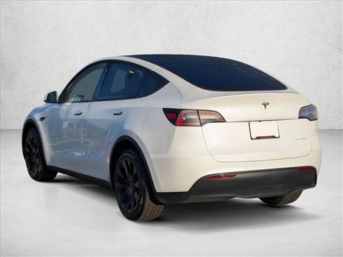 Used 2021 Tesla Model Y Long Range image 8