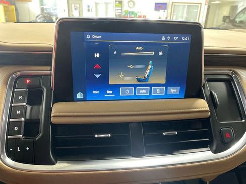 Used 2024 Chevrolet Suburban Premier AWD/4WD image 18