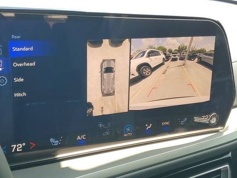 New 2026 Chevrolet Traverse LT w/ Sun and Wheel Package FWD image 11