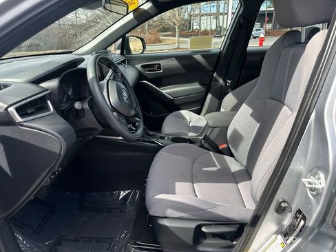 Used 2024 Toyota Corolla Cross AWD Hybrid image 29