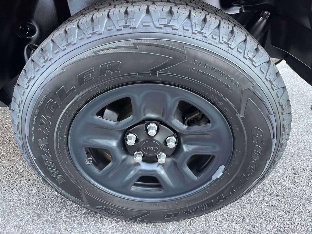 Used 2020 Jeep Wrangler Sport AWD/4WD image 11