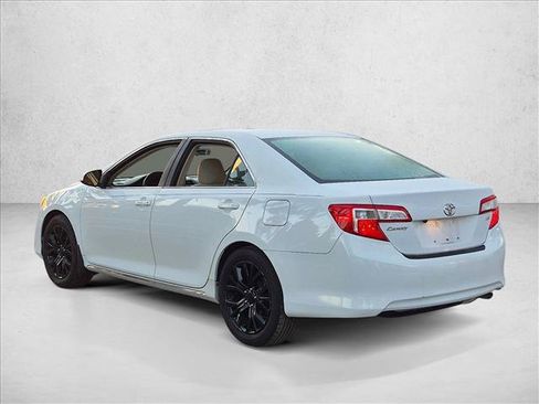 Used 2012 Toyota Camry LE FWD image 6