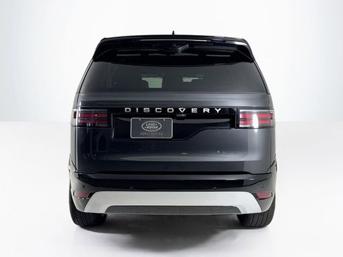 Used 2024 Land Rover Discovery Metropolitan Edition AWD/4WD image 4