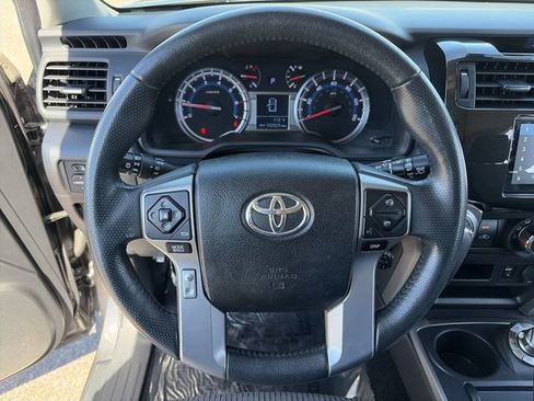 Used 2018 Toyota 4Runner SR5 AWD/4WD image 24