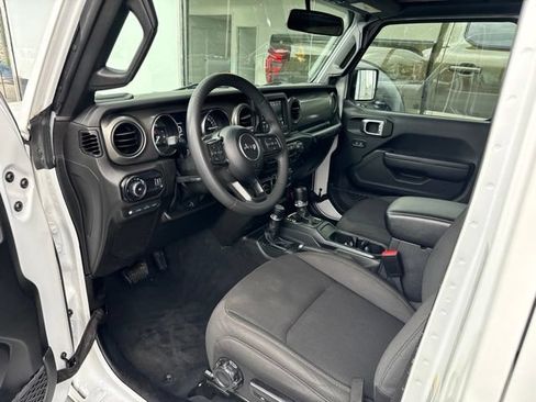 Used 2023 Jeep Wrangler Unlimited AWD/4WD image 15