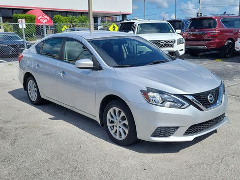 Certified 2019 Nissan Sentra SV FWD image 3