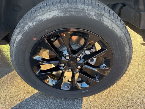 Used 2023 Jeep Wrangler Unlimited Sahara w/ Cold Weather Group image 17