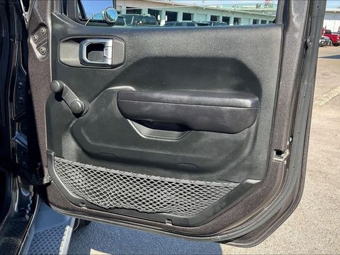 Used 2019 Jeep Wrangler Unlimited Sport image 21