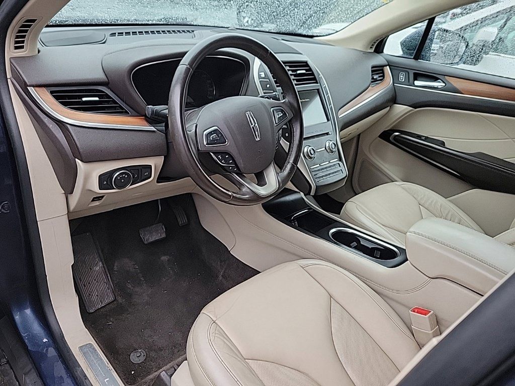 Used 2017 Lincoln MKC Select w/ Select Plus Package FWD image 7