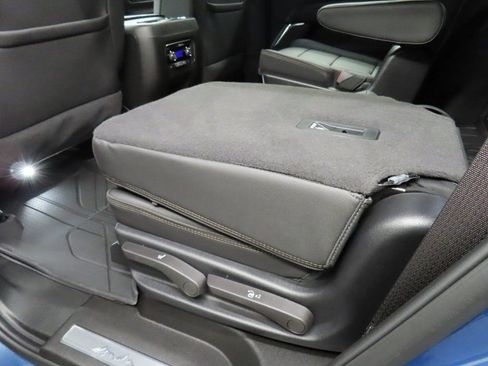 Used 2025 Chevrolet Tahoe High Country image 65