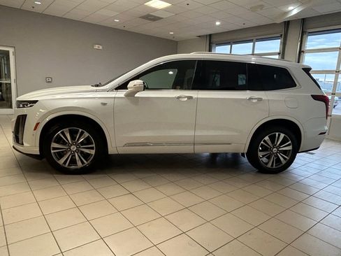 Used 2021 Cadillac XT6 Premium Luxury image 4