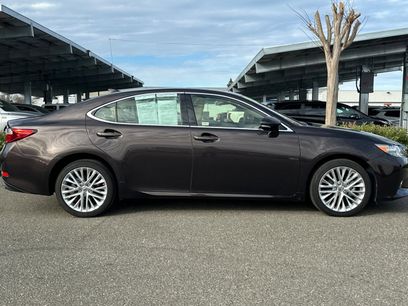 Used 2015 Lexus ES 350 w/ Luxury Package
