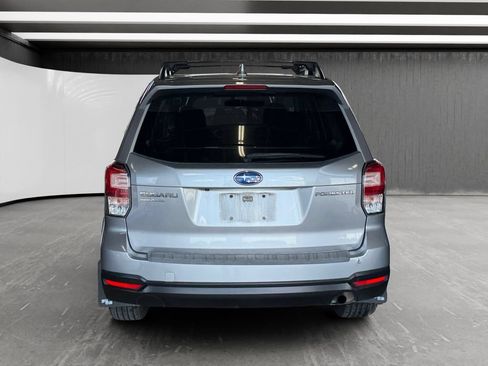 Used 2018 Subaru Forester 2.5i Premium w/ All-Weather Package AWD/4WD image 4