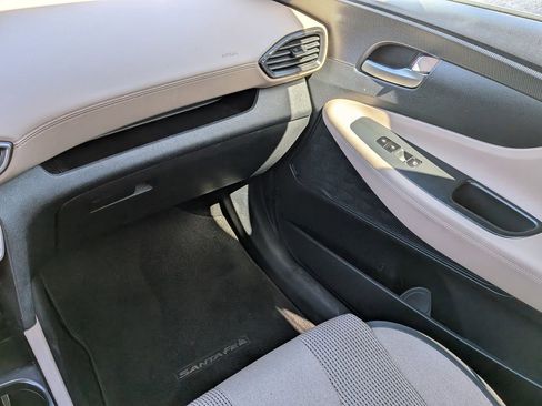 Used 2020 Hyundai Santa Fe SEL image 16