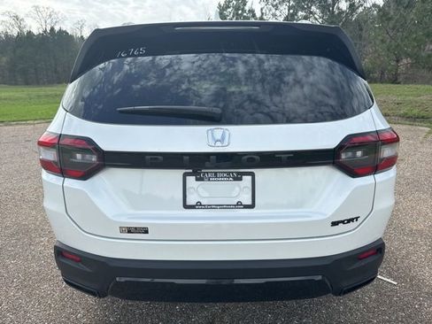 New 2026 Honda Pilot Sport image 8