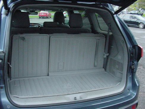 Used 2019 Toyota Highlander XLE image 36