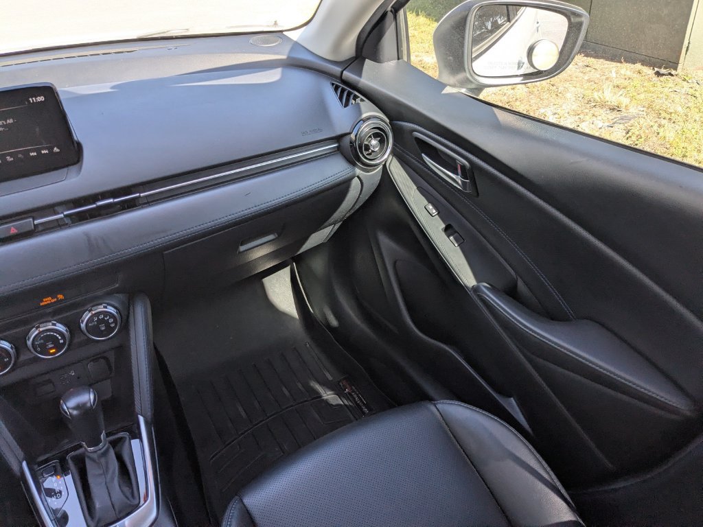 Used 2020 Toyota Yaris XLE FWD image 17