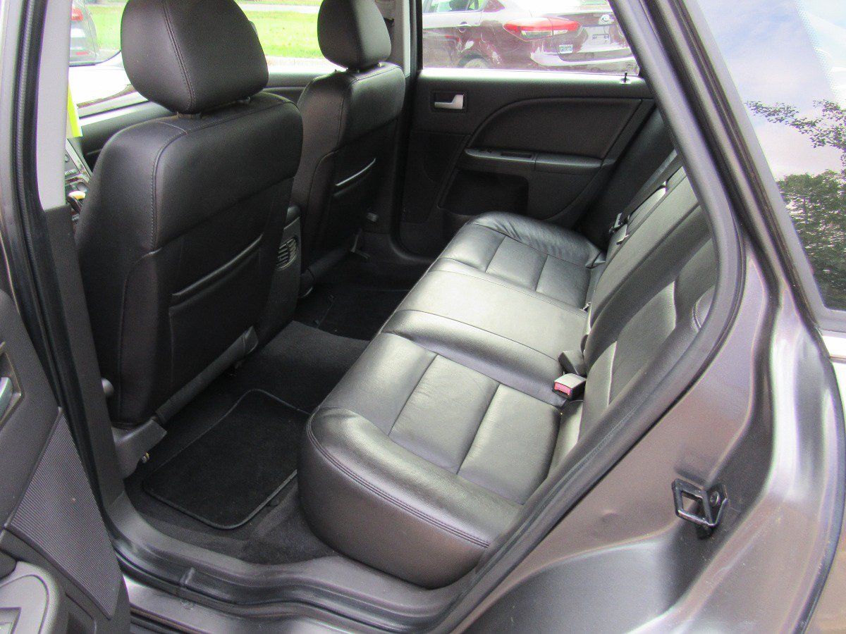 Used 2005 Ford Five Hundred Limited FWD image 9