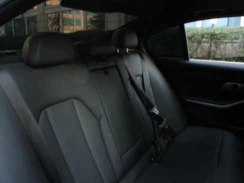 Used 2020 BMW 330i xDrive Sedan w/ Convenience Package AWD/4WD image 19