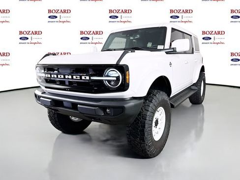 New 2025 Ford Bronco Outer Banks image 3