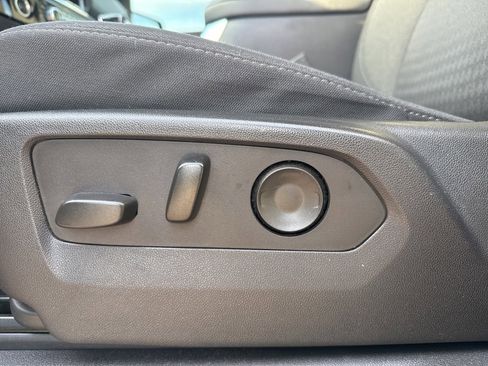 Used 2023 GMC Sierra 1500 Elevation image 14