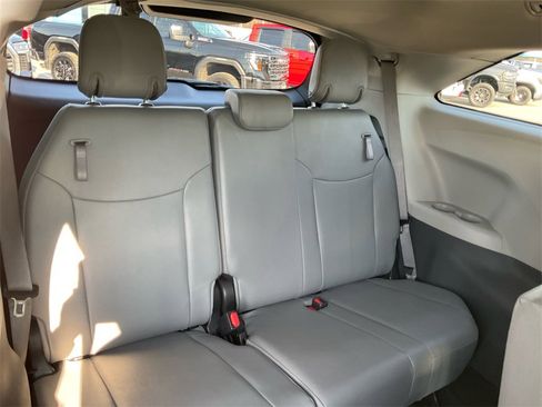 Used 2024 Toyota Sienna XLE image 25