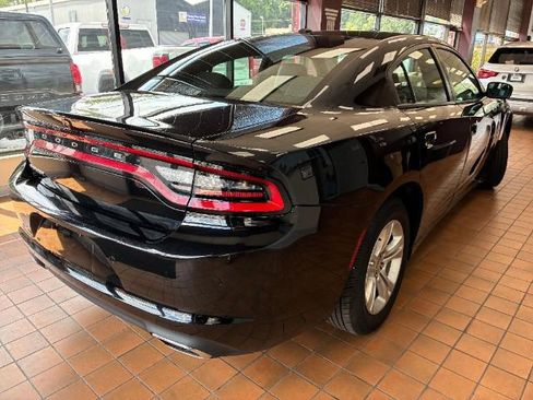 Used 2021 Dodge Charger SXT w/ Leather Interior Group image 8