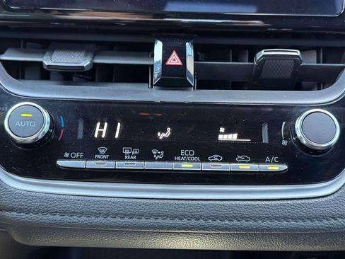 Used 2024 Toyota Corolla SE image 28