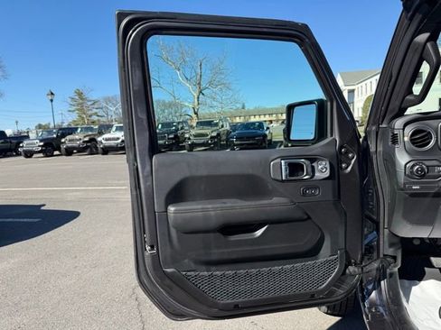 New 2026 Jeep Gladiator Sport image 20