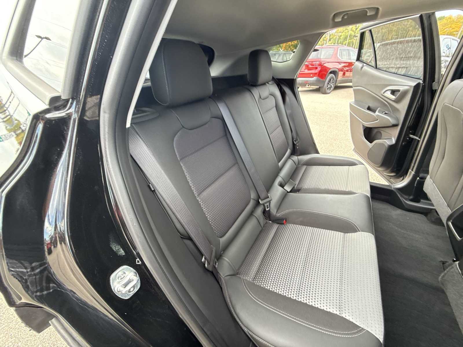Certified 2024 Chevrolet Trax LT w/ Sunroof Package FWD image 26