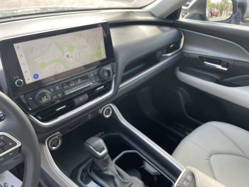 Used 2025 Toyota Grand Highlander AWD Hybrid image 13