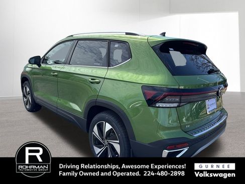 Used 2025 Volkswagen Taos SE image 6