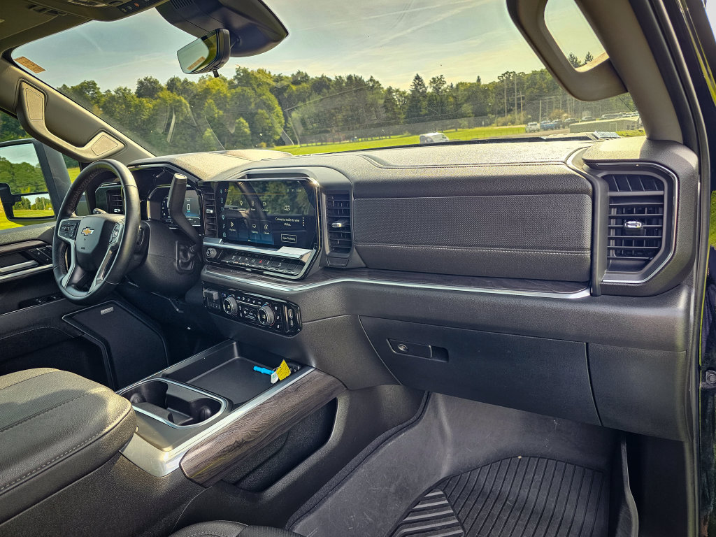 Used 2024 Chevrolet Silverado 2500 LTZ w/ LTZ Convenience Package AWD/4WD image 45
