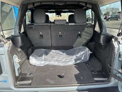 Used 2025 Jeep Wrangler Willys image 14