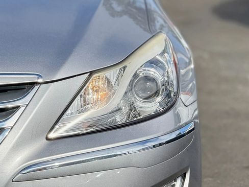 Used 2012 Hyundai Genesis 3.8 w/ Premium Pkg image 27