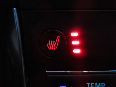 Used 2019 Ford Edge Titanium w/ Cold Weather Package image 45