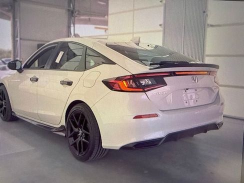 Used 2022 Honda Civic Sport image 4