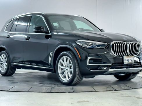 Certified 2023 BMW X5 xDrive40i w/ Premium Package image 9