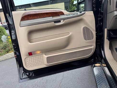 Used 2001 Ford F350 Lariat image 85