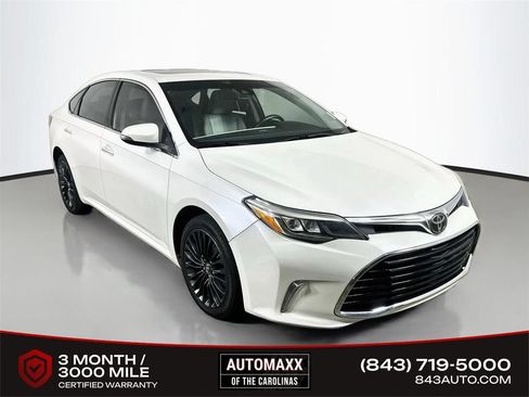 Used 2017 Toyota Avalon Touring FWD image 1