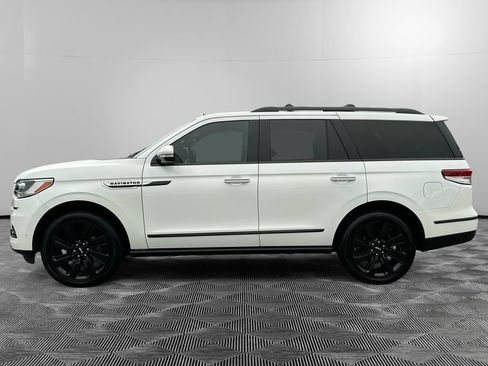 Used 2023 Lincoln Navigator Reserve w/ Monochromatic Package AWD/4WD image 2