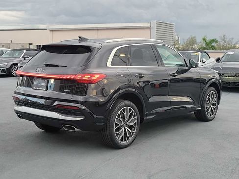 Certified 2025 Audi Q5 Premium Plus w/ Premium Plus AWD/4WD image 6