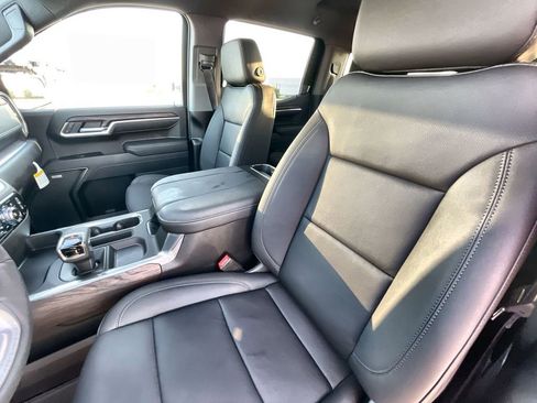 New 2026 GMC Sierra 1500 SLT image 21