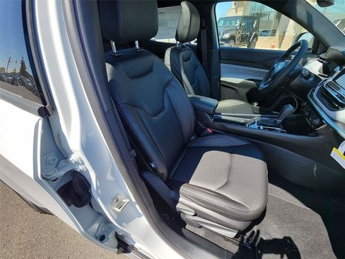 New 2024 Jeep Compass Latitude w/ Sun and Sound Group AWD/4WD image 26