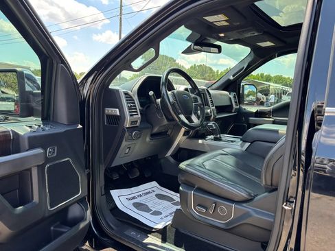 Used 2017 Ford F150 Platinum w/ Equipment Group 701A Luxury RWD image 17